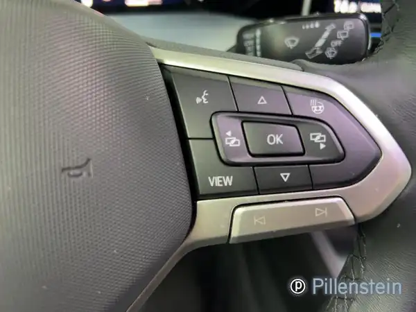 VW GOLF (10/18)
