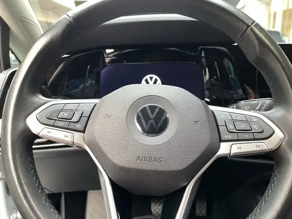 VW GOLF (17/26)
