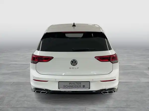 Das Bild zeigt einen weißen VW Golf, aufgenommen von hinten. Es enthält das Händlerlogo 'WALTER SCHNIEDER'.