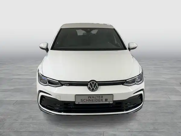 Frontansicht eines weißen VW Golf. Das Händlerlogo "WALTER SCHNEIDER" ist eingeblendet.