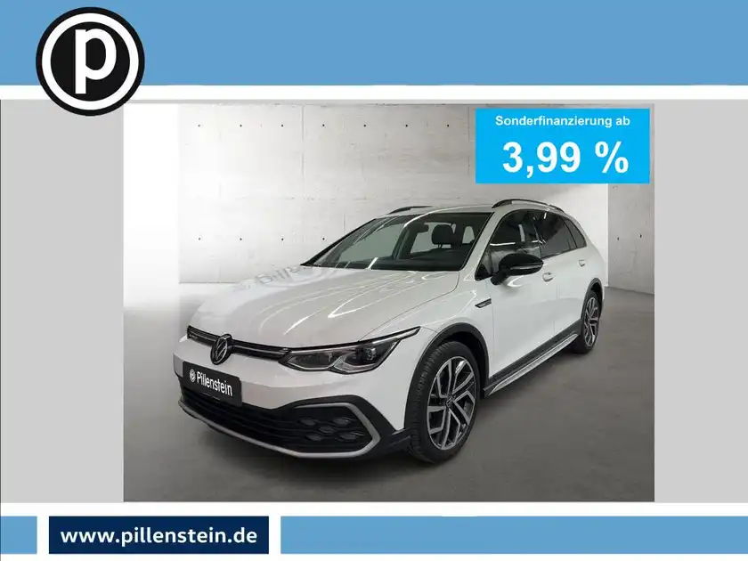 Das Bild zeigt einen weißen VW Golf aus der Seitenansicht als Teil einer Anzeige mit markanten Texteinblendungen zur Sonderfinanzierung.