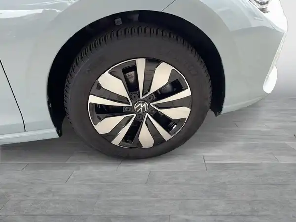 VW GOLF (6/17)