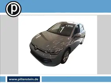 Das Bild zeigt einen grauen VW Golf von der Seite. Es enthält Finanzierungsdetails mit Markentexten und dem Händlerlogo von Pillenstein.