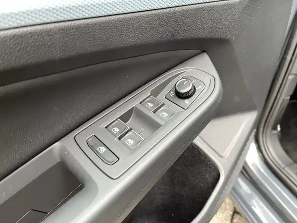 VW GOLF VARIANT (17/22)