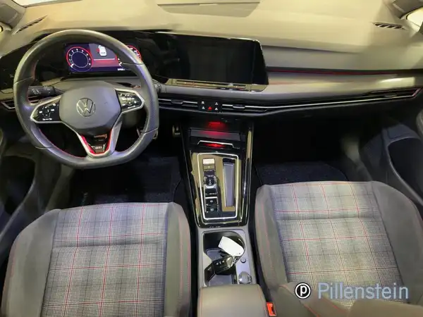 VW GOLF GTI (8/17)