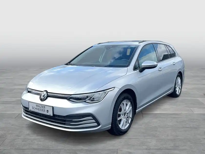 Das Bild zeigt einen silbernen Volkswagen GOLF VARIANT von der Seite. Ein Händlerschild ist im Bild eingeblendet.