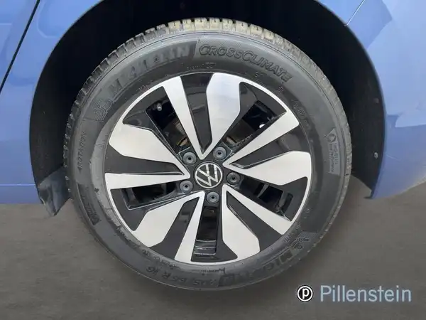 VW GOLF (4/18)