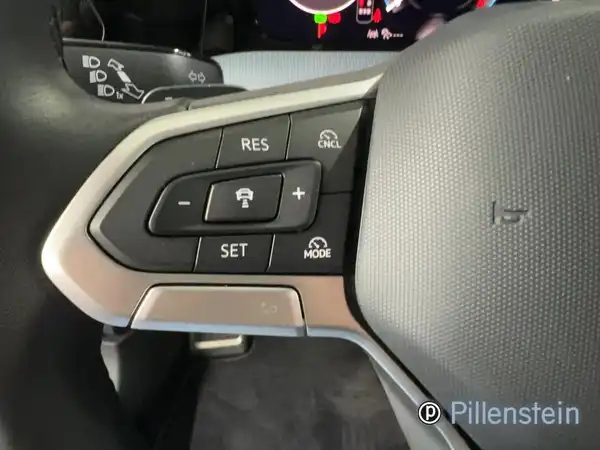 VW GOLF (9/18)
