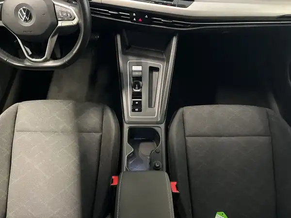 VW GOLF VARIANT (25/26)