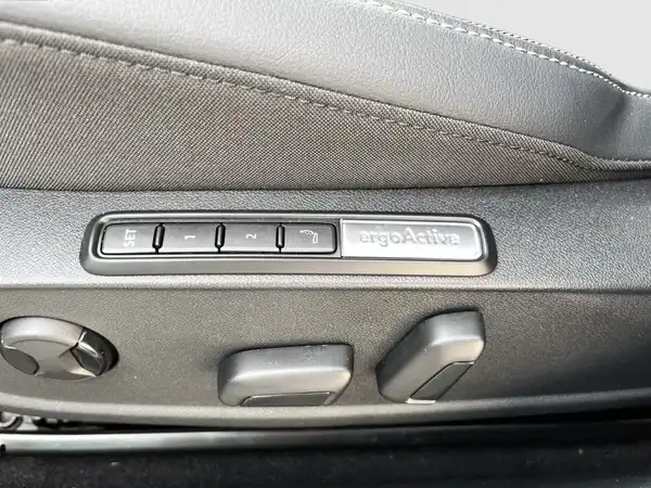 VW GOLF (16/16)