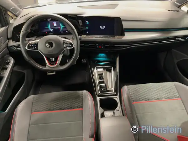VW GOLF (8/17)