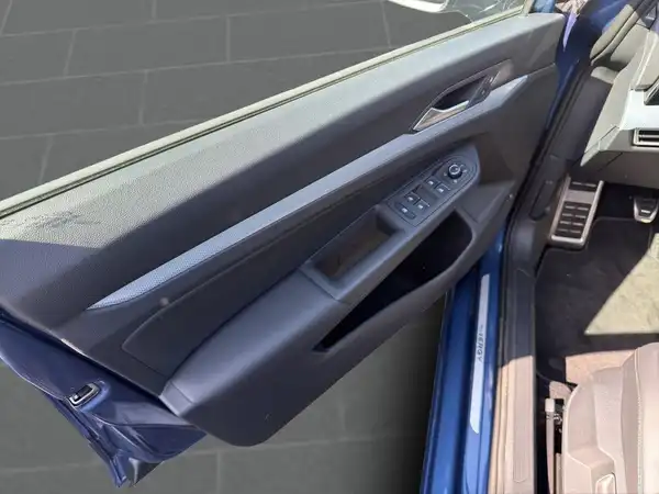 VW GOLF (10/19)
