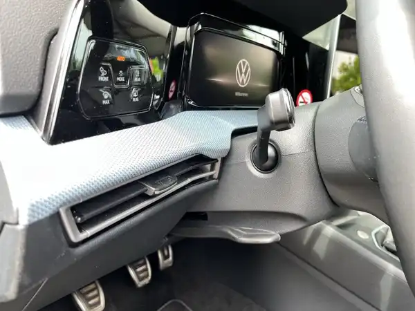 VW GOLF (16/22)