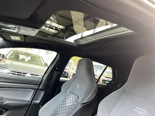 VW GOLF (12/17)