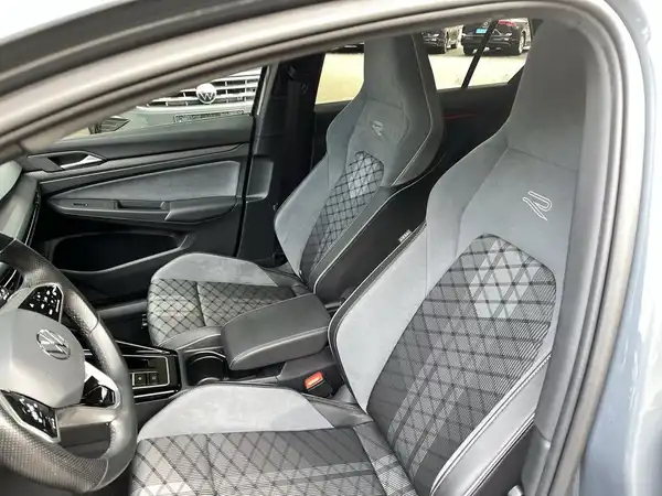 VW GOLF (13/17)