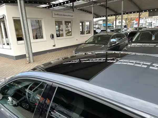 VW GOLF (10/17)