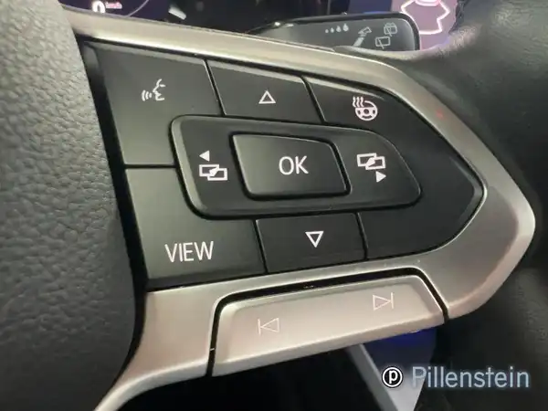VW GOLF (10/18)