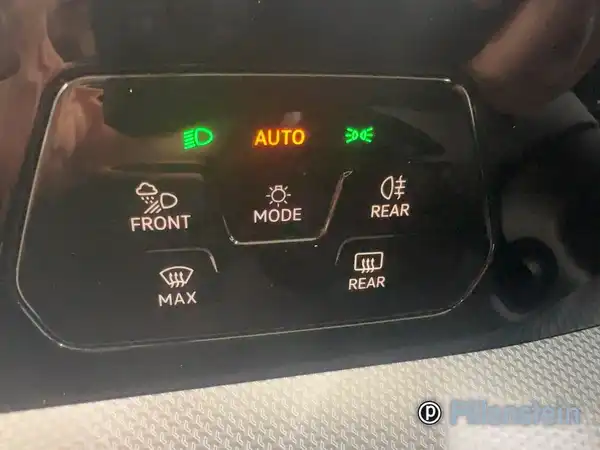 VW GOLF (10/20)