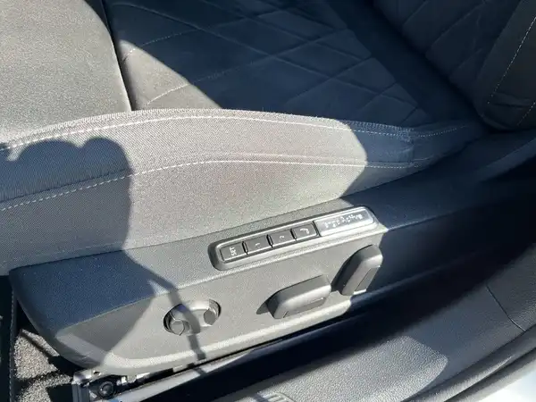 VW GOLF (16/22)