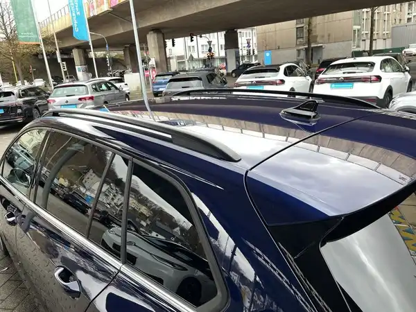 VW GOLF VARIANT (11/17)