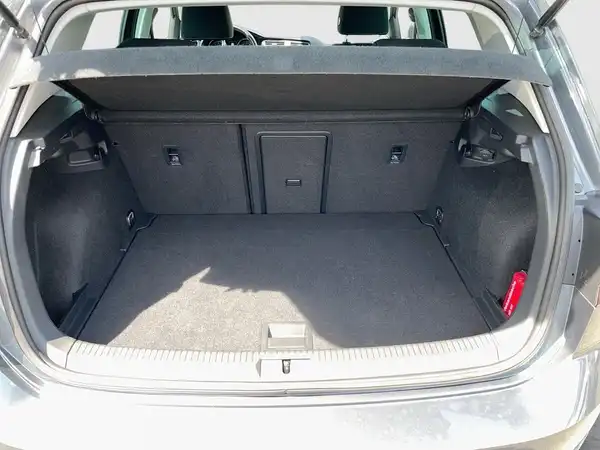 VW GOLF (13/19)