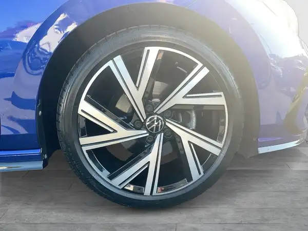 VW GOLF (8/20)