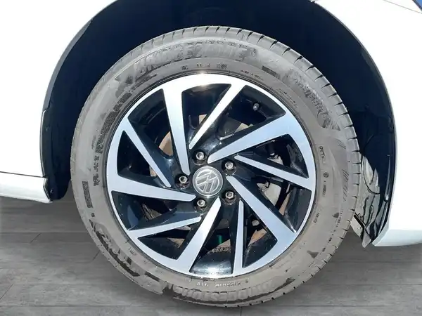 VW GOLF (8/16)