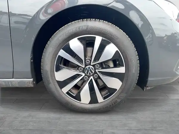 VW GOLF VARIANT (7/17)