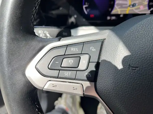 VW GOLF (17/22)