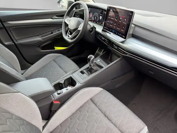 VW GOLF (17/25)