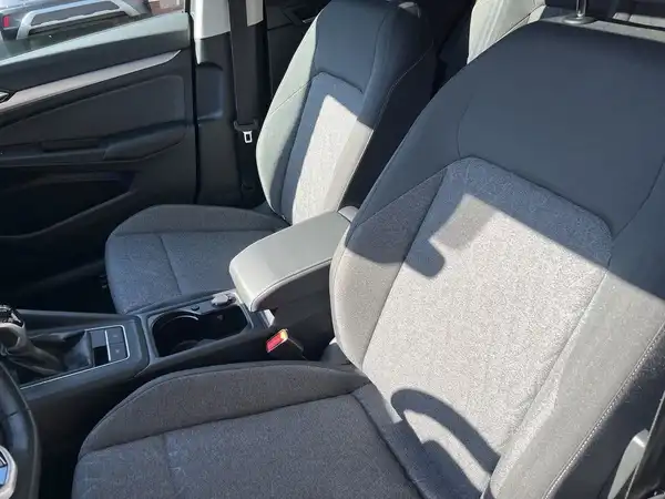 VW GOLF (16/22)