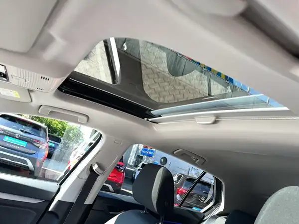 VW GOLF (17/22)