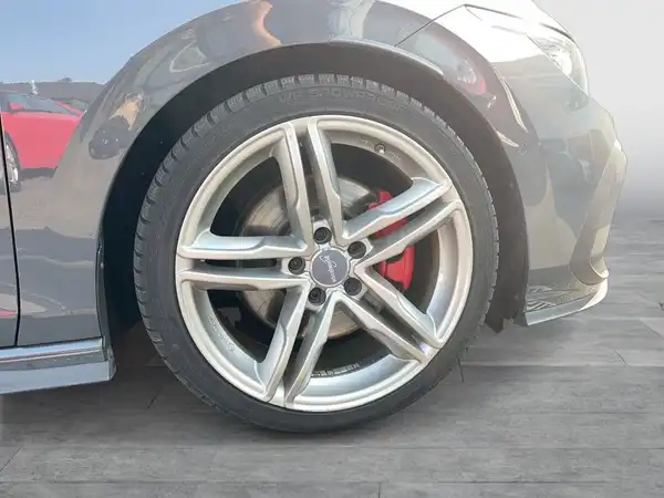 VW GOLF GTD (7/17)