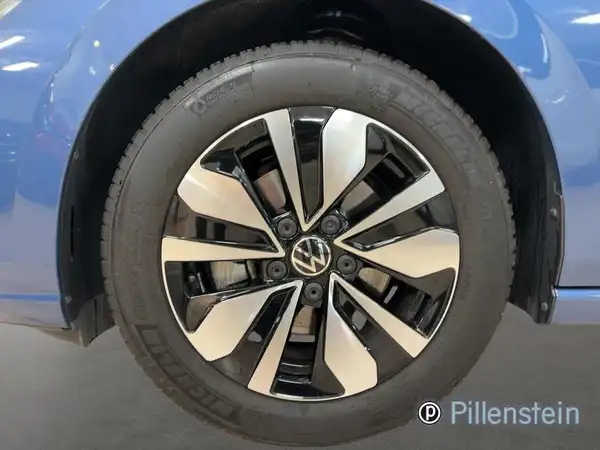 VW GOLF (8/19)