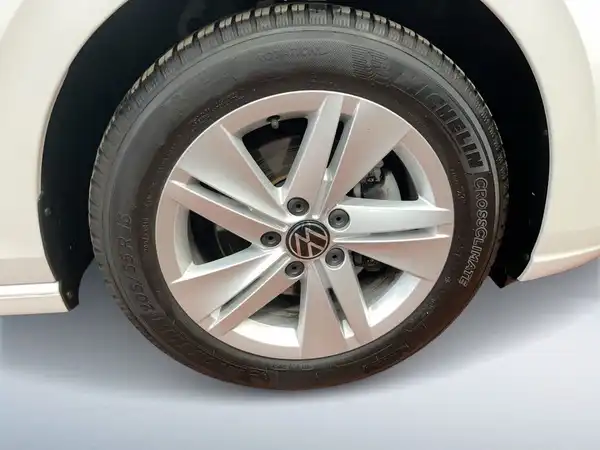 VW GOLF (8/15)