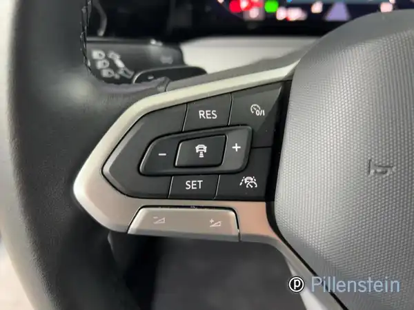 VW GOLF (9/17)