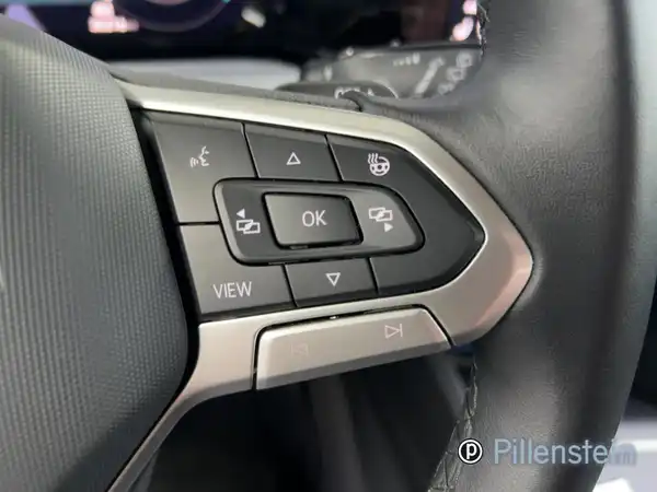 VW GOLF (10/17)