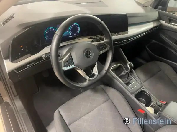 VW GOLF (8/17)