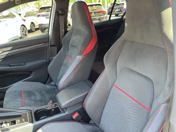 VW GOLF GTI (16/22)