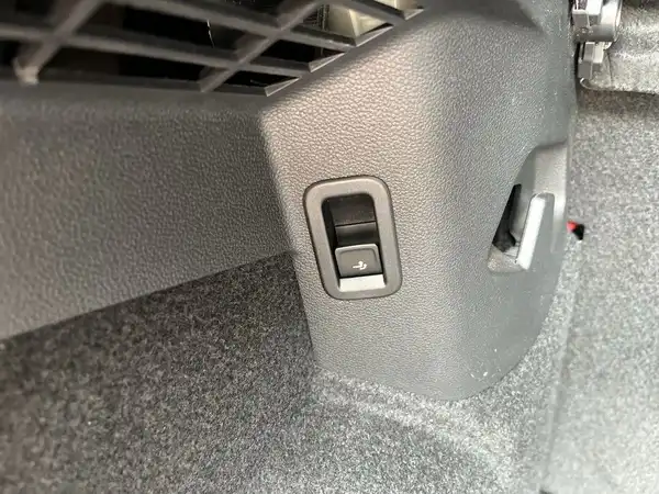 VW GOLF (10/16)