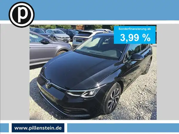 Das Bild zeigt einen schwarzen VW Golf von vorne. Es ist eine Anzeige mit einem Händlerlogo und finanzierungsrelevanten Texteinblendungen.