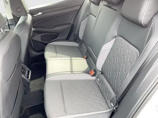 VW GOLF (13/16)