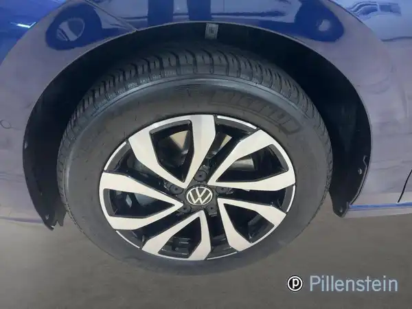 VW GOLF (6/17)