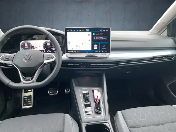 VW GOLF (11/18)