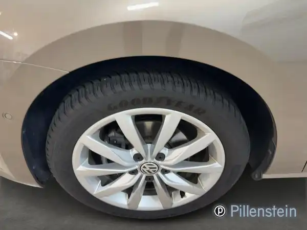 VW GOLF (6/16)