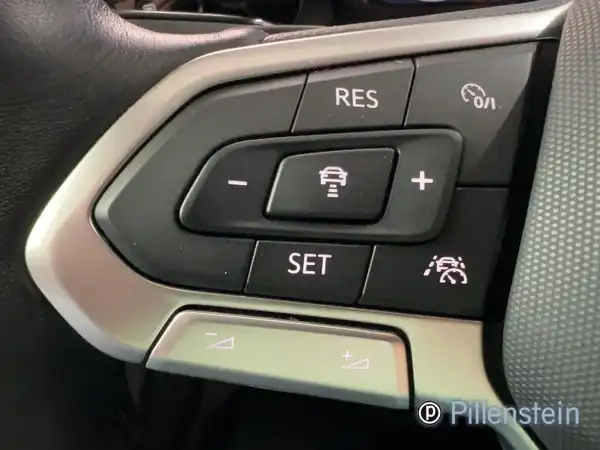 VW GOLF (8/15)