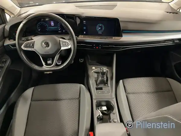 VW GOLF (8/17)