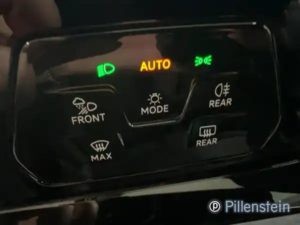 VW GOLF (10/17)