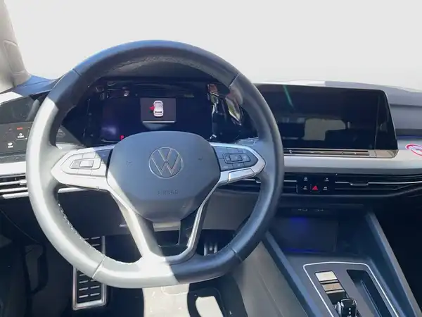 VW GOLF (8/17)