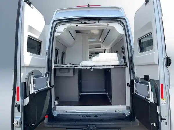 VW GRAND CALIFORNIA 680 (15/19)